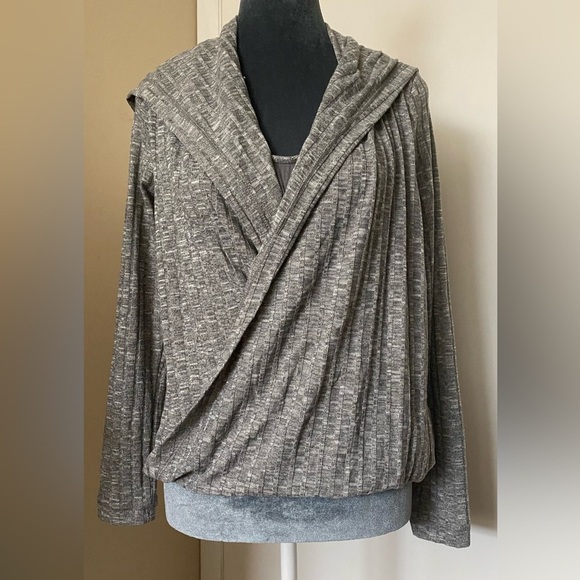 Juicy Couture Gray Hooded Faux Wrap Lightweight Sweater Top Size Small - Picture 2 of 11